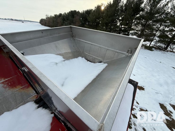 case-ih-titan-3030-image-10