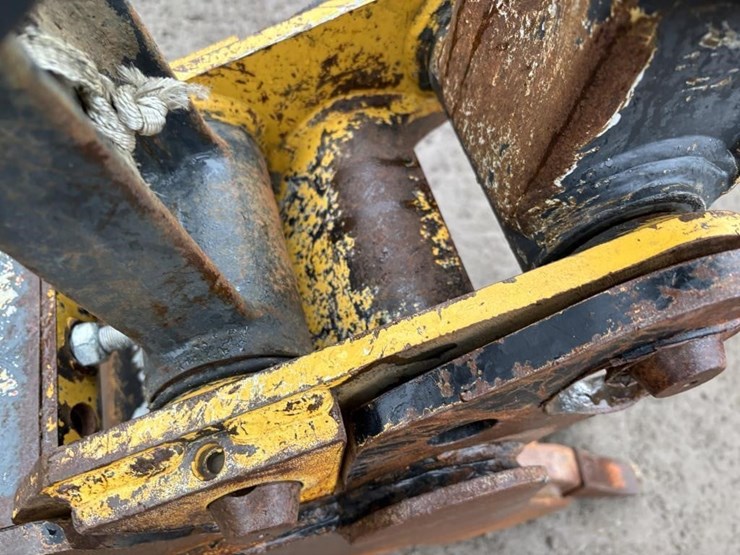 2022-deere-35g-image-15