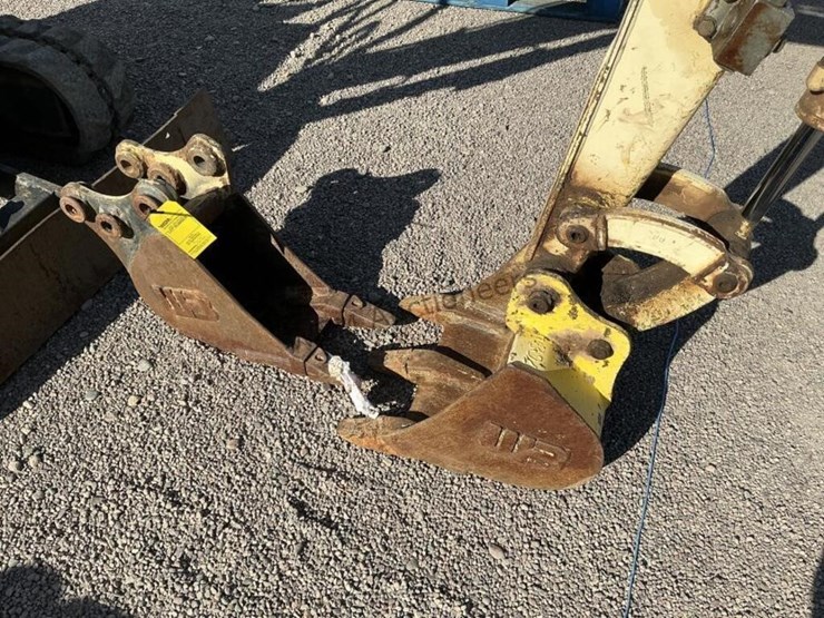 new-holland-e18sr-image-5