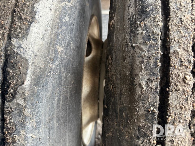 2016-timpte-grain-trailer-image-48