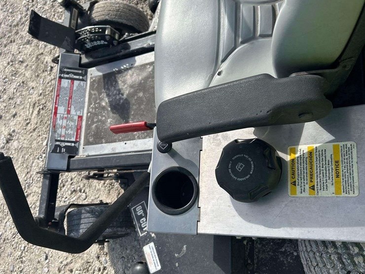 zero-turn-mower-image-12