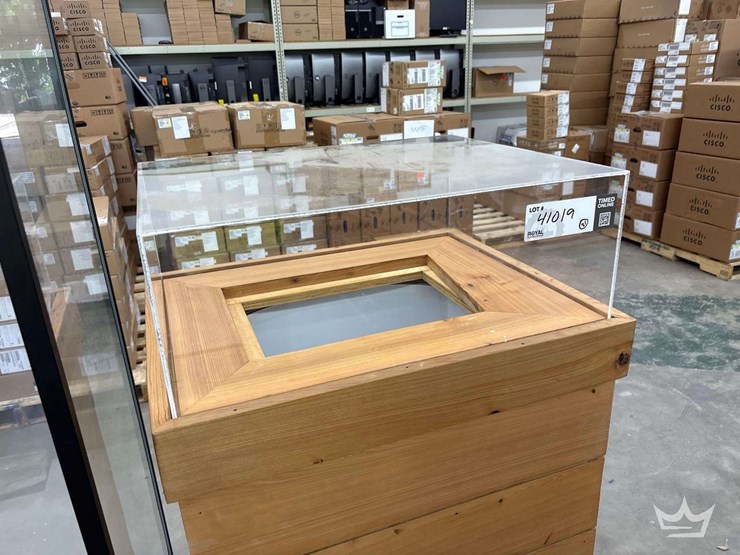 two-display-cabinets-image-5