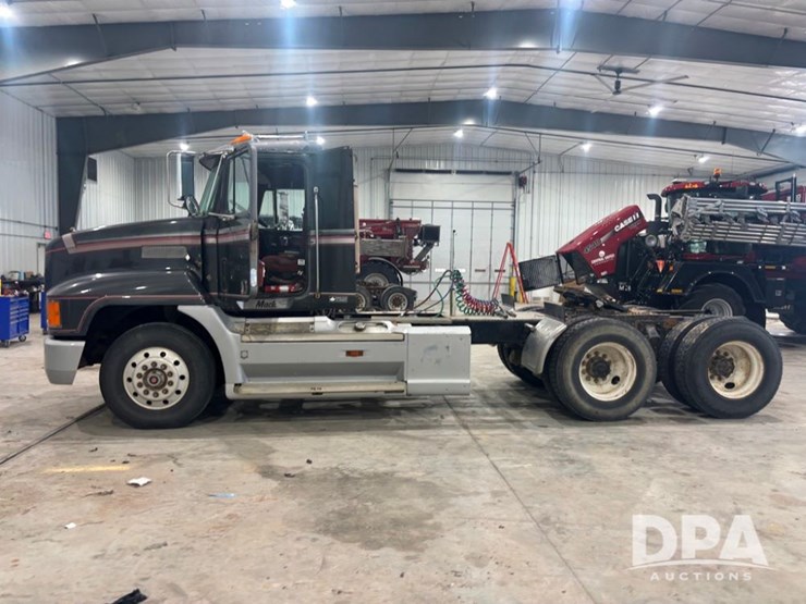 1993-mack-ch613-image-13