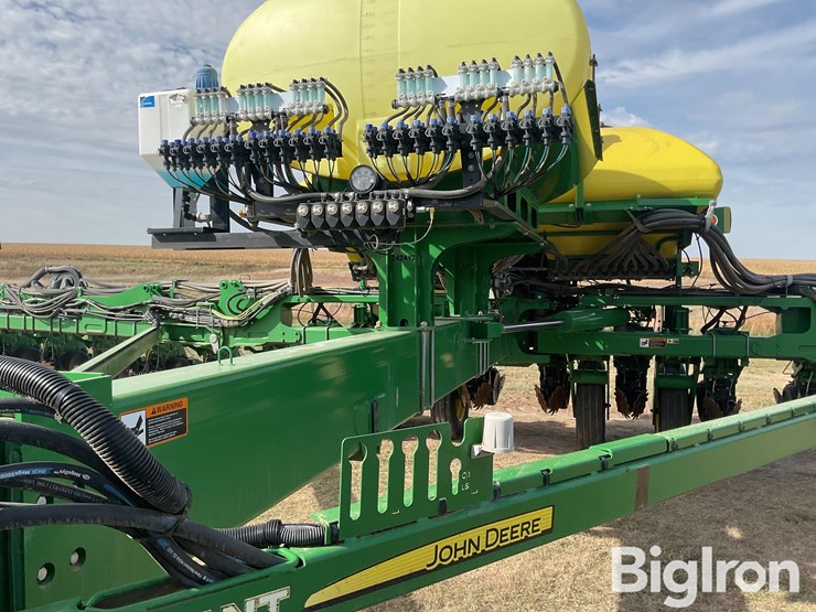 2019-john-deere-1775nt-image-10