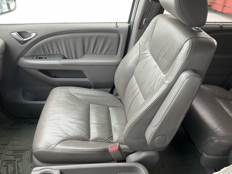 2010-honda-odyssey-touring-image-62