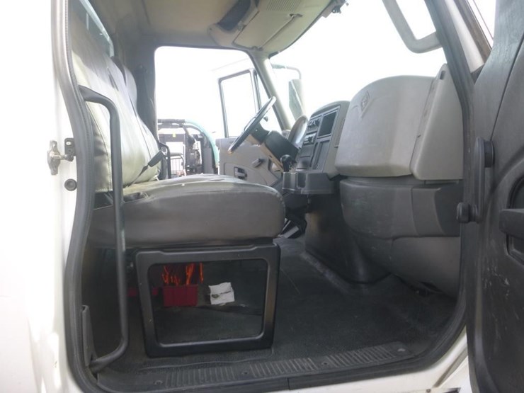 international-durastar-4300-image-11