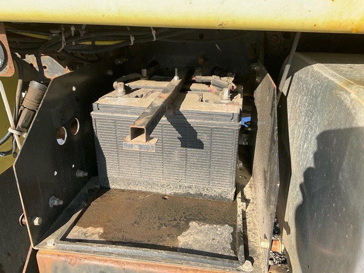 international-4900-image-21