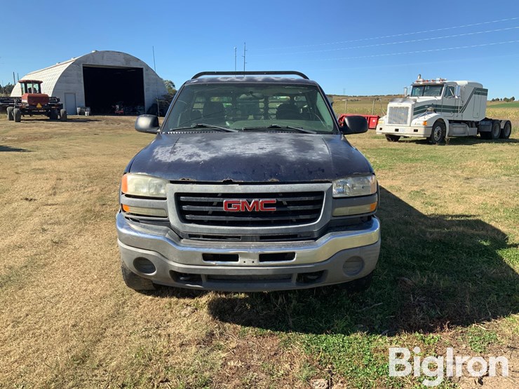 2006-gmc-sierra-2500-image-2