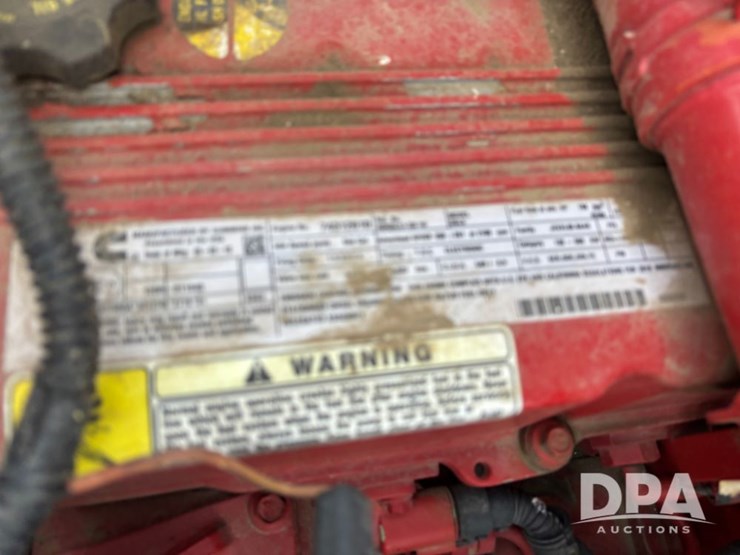 2018-case-ih-810-image-34