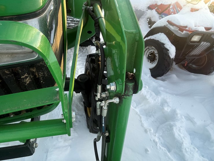 john-deere-3025e-image-39