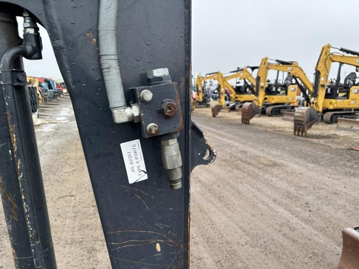 2022-deere-35g-image-17