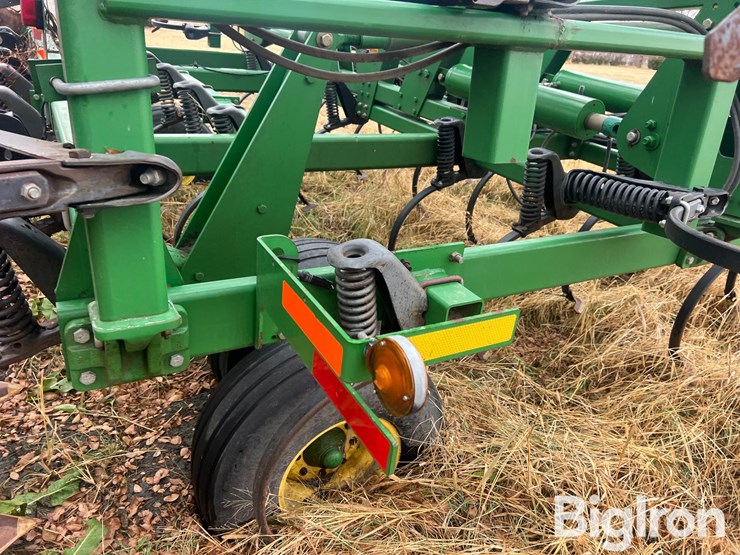 john-deere-2210-image-13