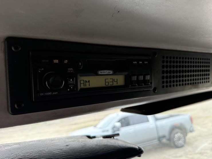 2001-caterpillar-3126-image-23