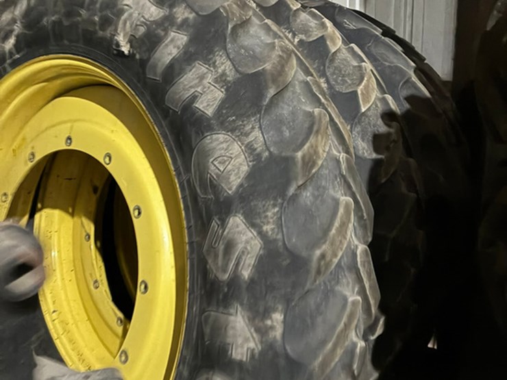 john-deere-r4045-image-1