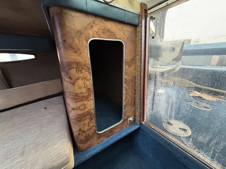 unknown-trailer-image-26