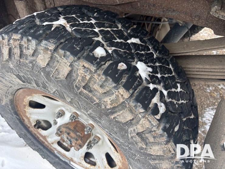 2011-chevrolet-3500hd-image-24