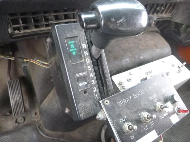 international-4900-image-10