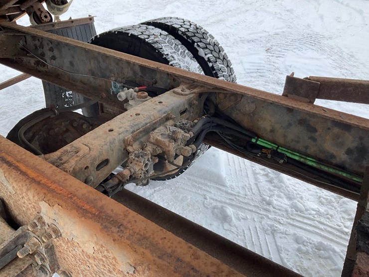 2000-freightliner-fl70-image-59