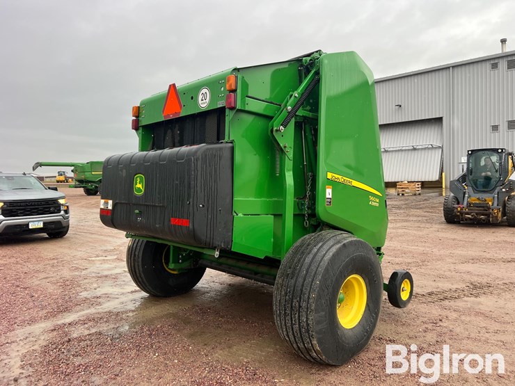 john-deere-560m-image-6