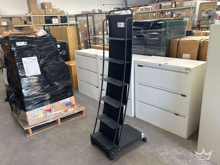 mobile-display-rack-image-1