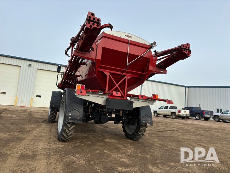 2018-case-ih-810-image-11