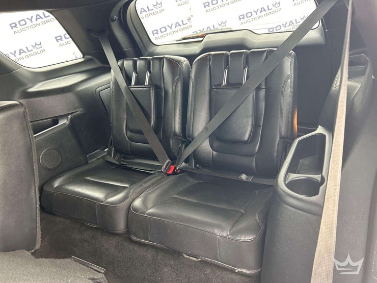 2016-ford-explorer-4wd-xlt-suv-image-19