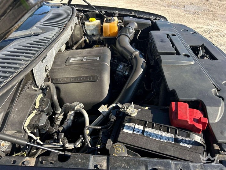 2016-lincoln-navigator-suv-image-9