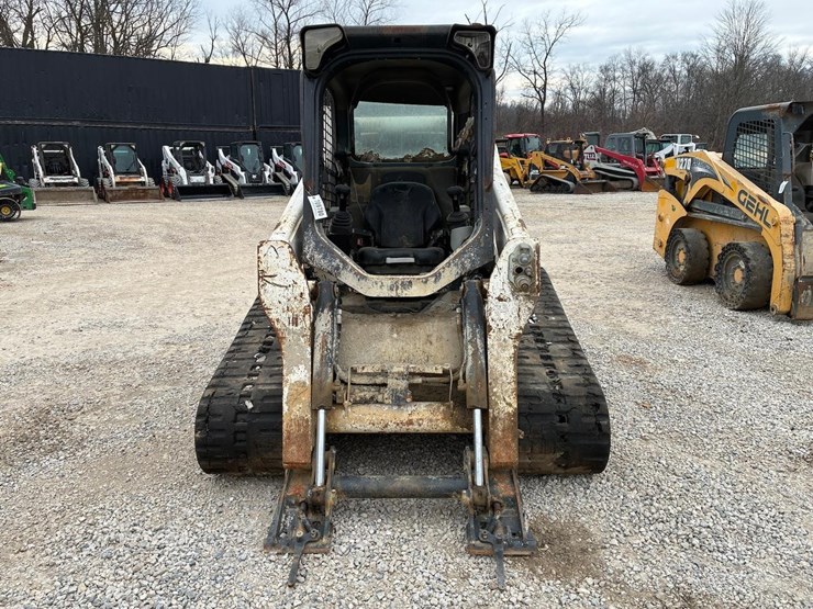 2016-bobcat-t740-image-8