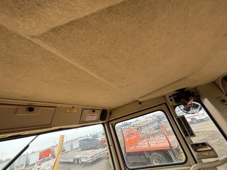 2006-caterpillar-143h-image-48