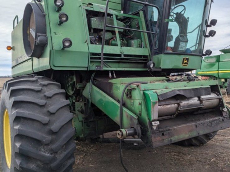 john-deere-8820-image-2