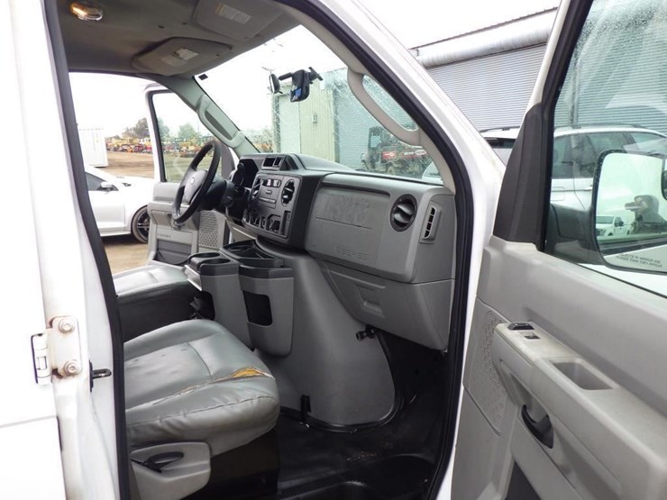 ford-econoline-350-image-6