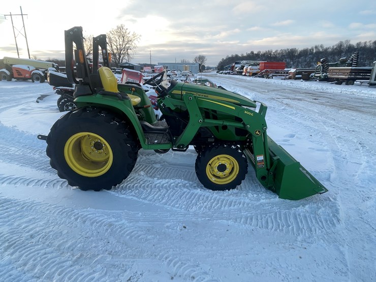 john-deere-3025e-image-4