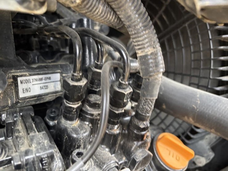 2022-deere-35g-image-54