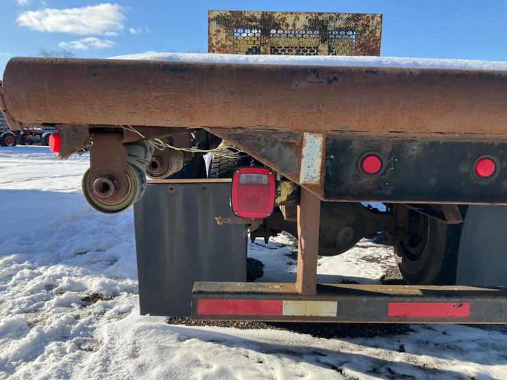 international-4900-image-34