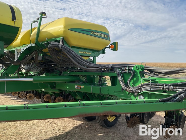 2019-john-deere-1775nt-image-13