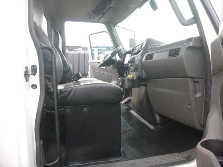 2020-international-mv607-image-11