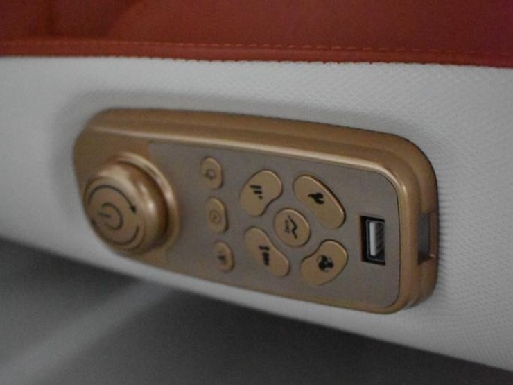 tpm-z69-massage-chair,-full-body-air-pressure,-zero-gravity,-heating-function-image-8