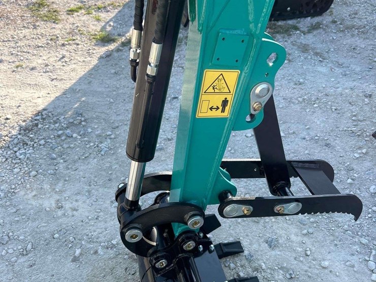 unused-2025-cfg-industrial-qh12r-mini-excavator-image-12