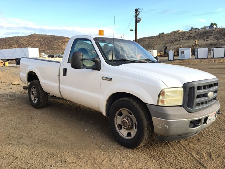 2005-ford-f350-xl-image-2