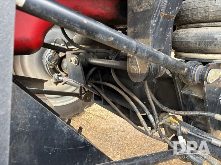 2018-case-ih-810-image-38