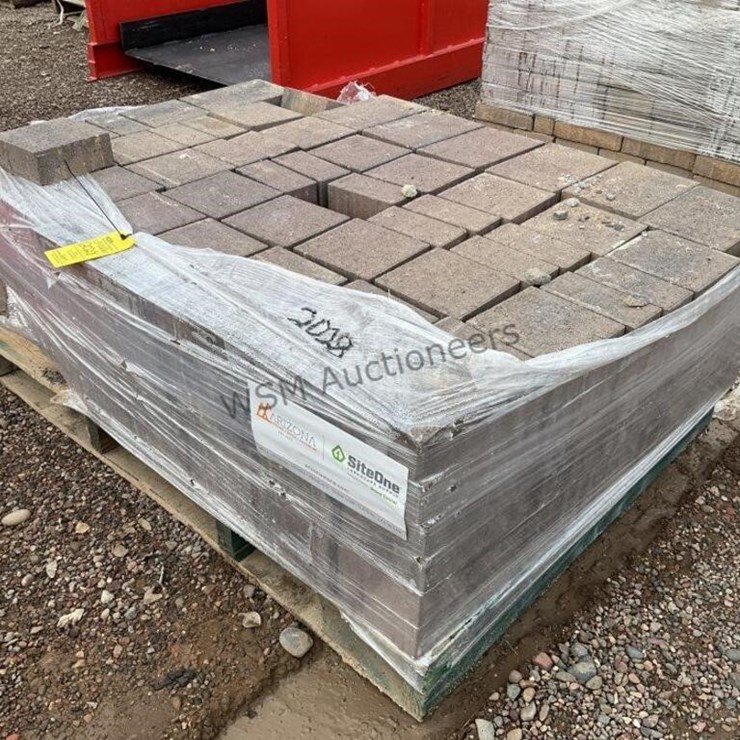 PALLET OF STONE PAVERS