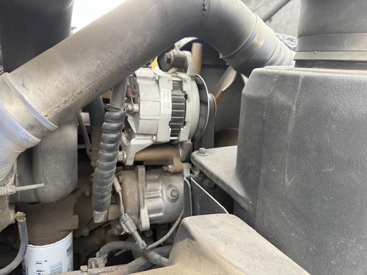 2001-caterpillar-3126-image-34