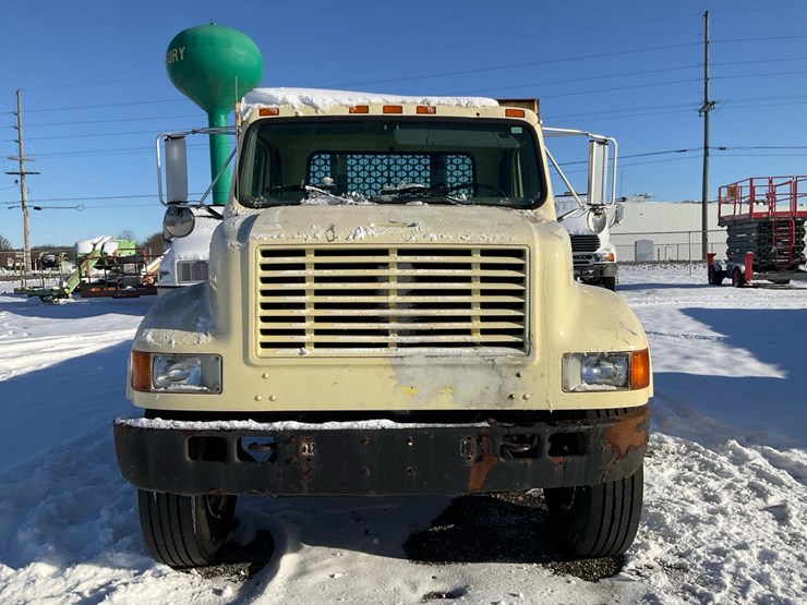 international-4900-image-8