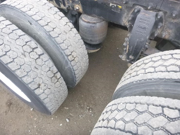 2014-peterbilt-367-image-27