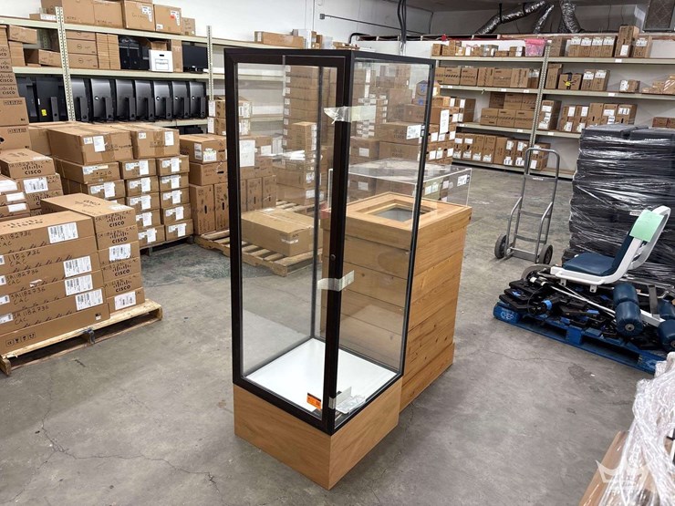 two-display-cabinets-image-2