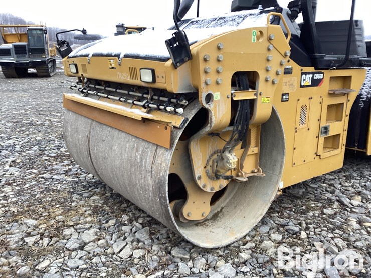 caterpillar-cb66b-image-9