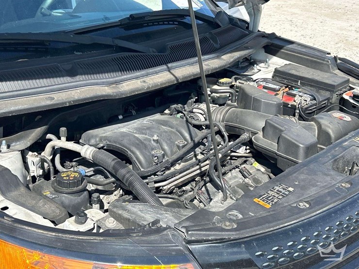 2014-ford-explorer-suv-image-9