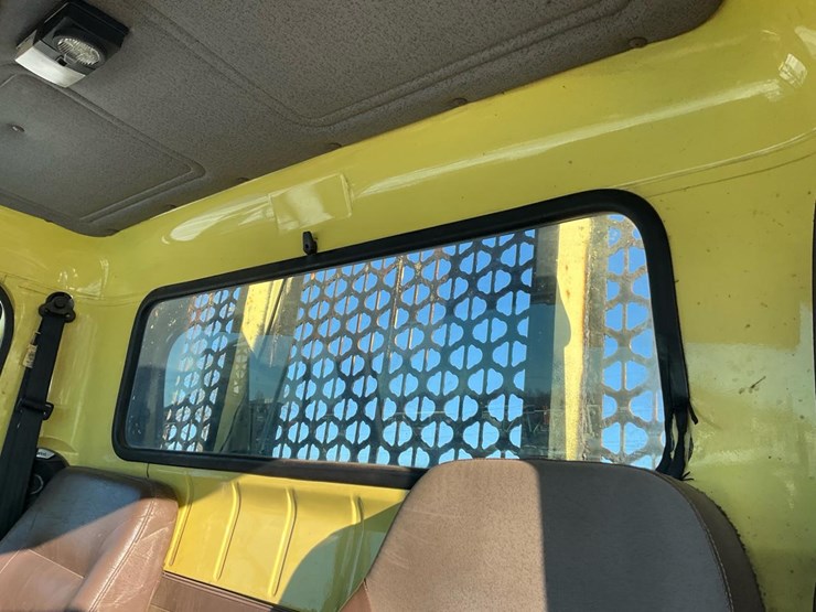 international-4900-image-83