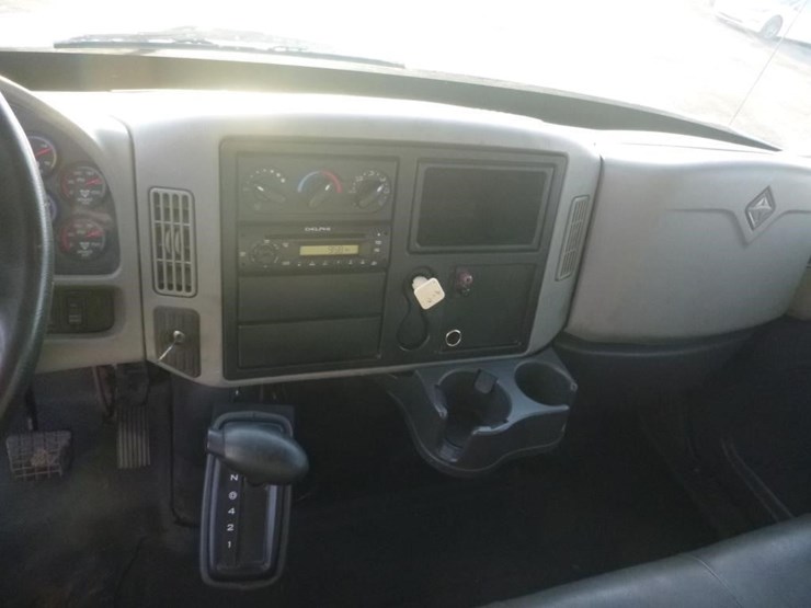 2014-international-durastar-4300-image-15