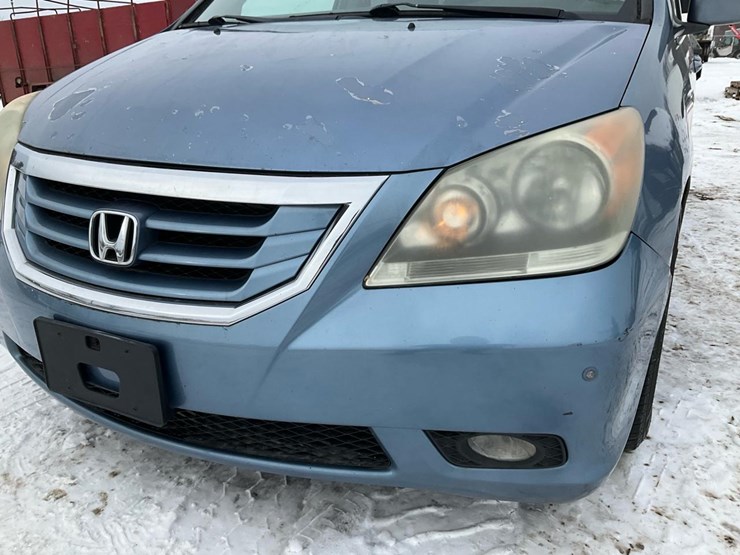 2010-honda-odyssey-touring-image-11